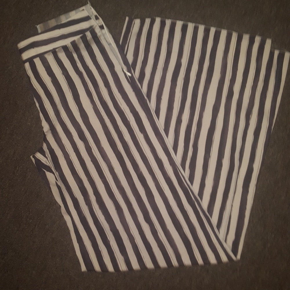 Wide legged pant